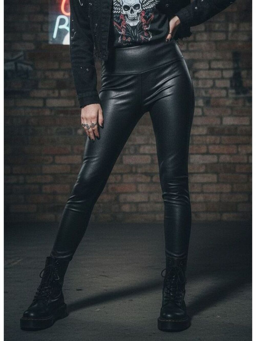 Suzy Shier Faux Leather Black Leggings Pants Stretch Edgy Chic Women's XS/TP